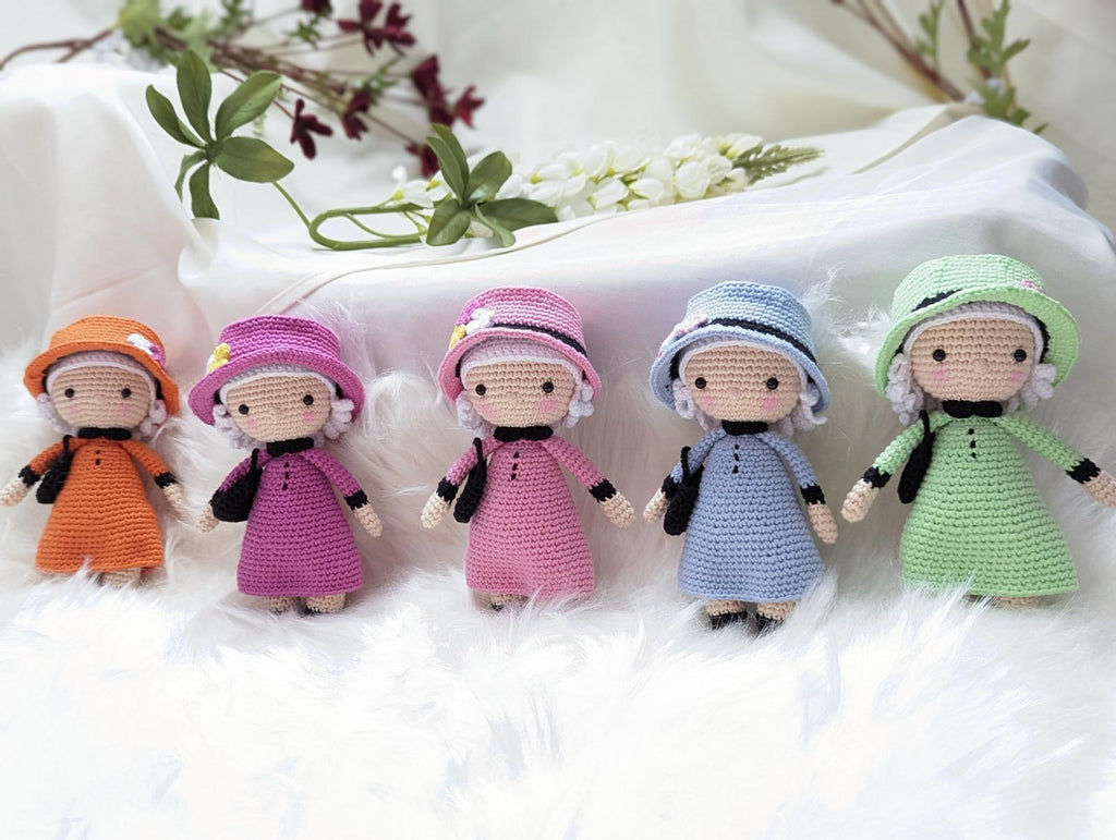 Crochet Queen Elizabeth Amigurumi Doll
